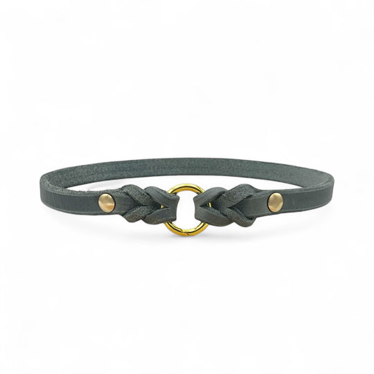 leichtes Hundehalsband, ideal für Hundemarken, handgefertigt aus robustem Leder in grau, personalisiert