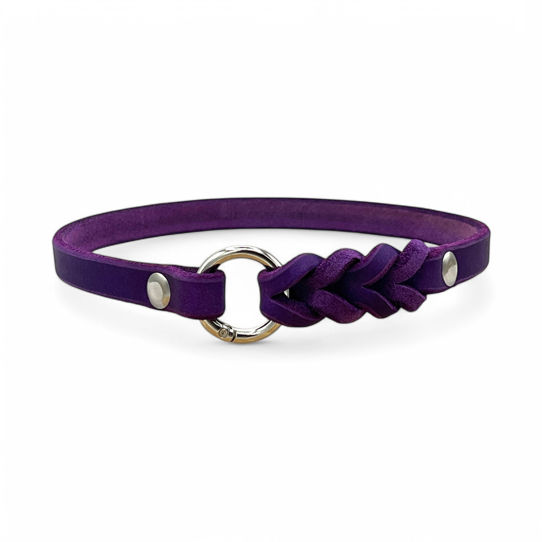 schmales Hundehalsband, ideal für Hundemarken, handgefertigt aus robustem Leder in lila, personalisierbar