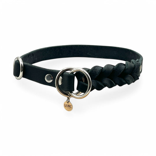 Handgefertigtes Zugstopp Halsband aus hochwertigem Fettleder in schwarz ideal für alle Hunde, personalisiert mit Namen und Telefonnummer