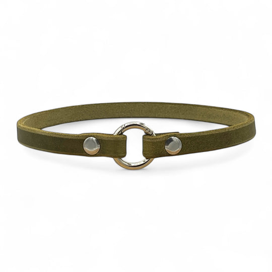 leichtes Markenhalsband, ideal für Hundemarken, handgefertigt aus robustem Leder in oliv, personalisiert